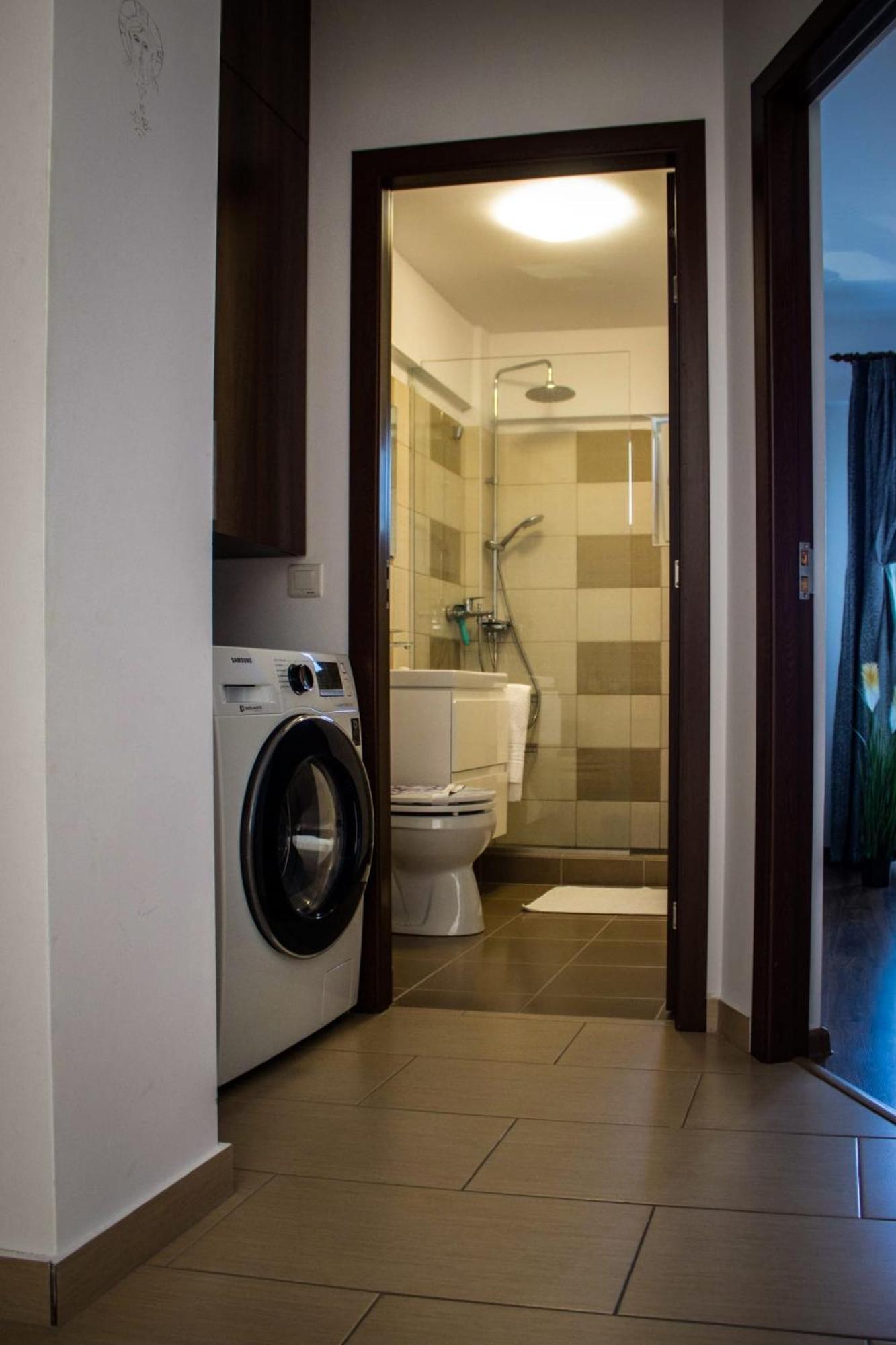 Green Apartaments Zarnesti Exterior photo
